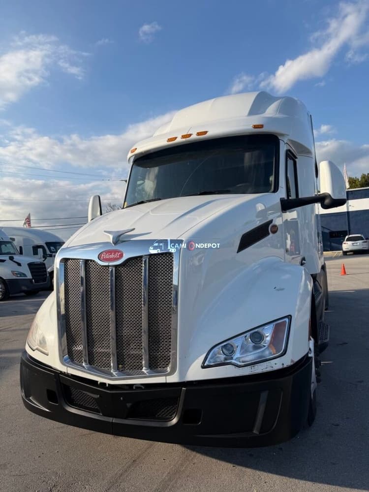 2023 Peterbilt 579 Sleeper Trucks