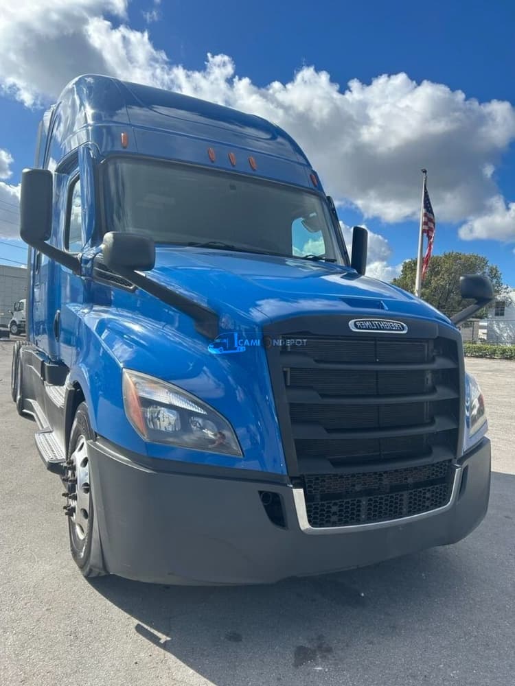 2020 Freightliner CASCADIA Sleeper Trucks