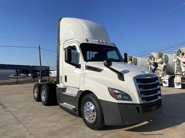 2021 Freightliner Cascadia 126 Day Cab Trucks