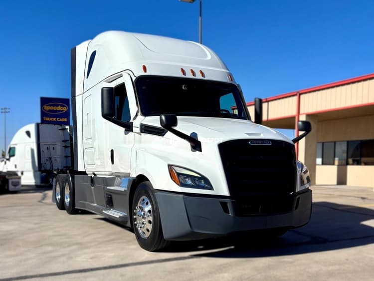 2023 Freightliner Cascadia 126 Sleeper Trucks
