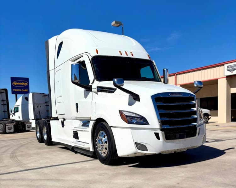2022 Freightliner Cascadia 126 Sleeper Trucks