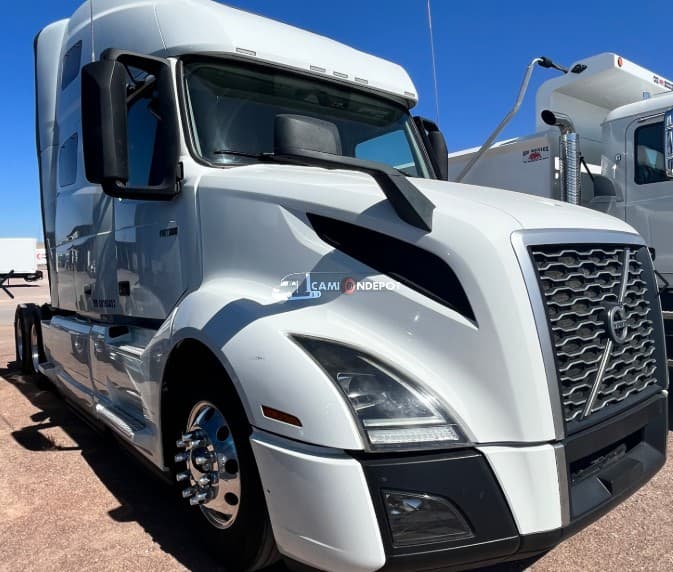 2019 Volvo VNL64T760 Sleeper Trucks