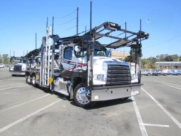 2019 Freightliner 114SD Car Hauler Trucks