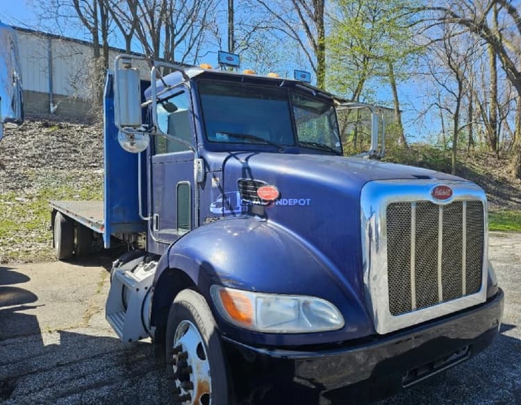 2011 Peterbilt 337 Flatbed Trucks