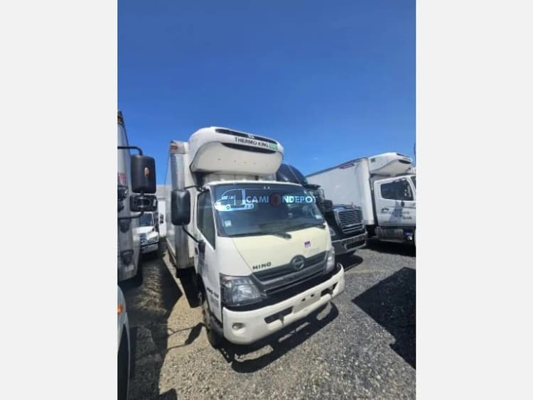 2015 Hino 195 Reefer Box Truck
