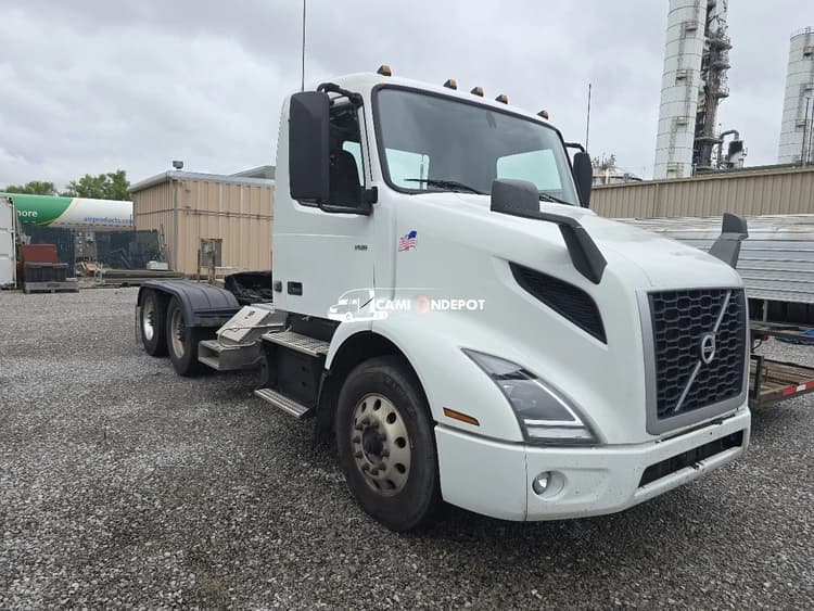 2021 Volvo VNR64T300 Day Cab Trucks