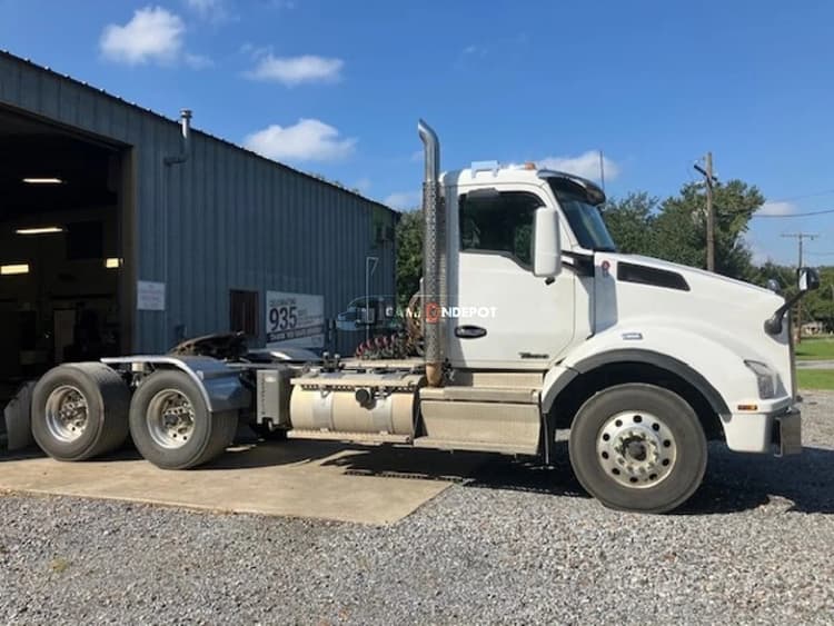 2021 Kenworth T880 Day Cab Trucks