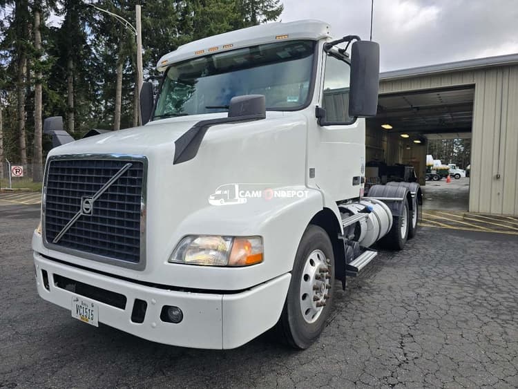 2017 Volvo VNM64T200 Day Cab Trucks