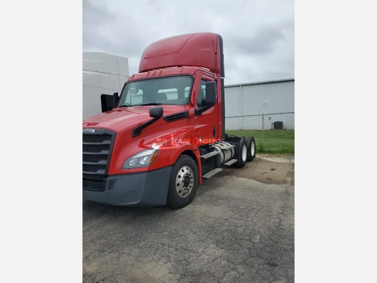 2021 Freightliner Cascadia 126 Day Cab Trucks