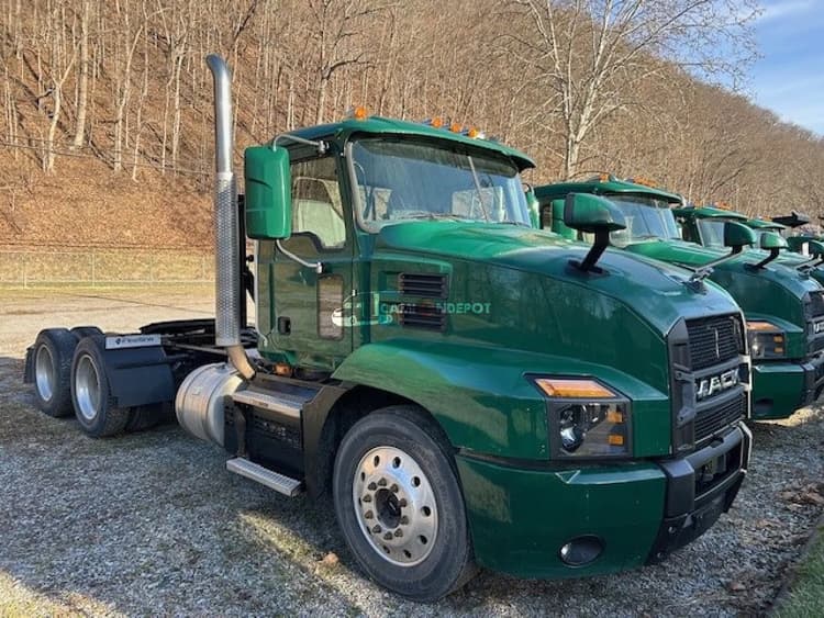 2019 Mack AN64T Day Cab Trucks