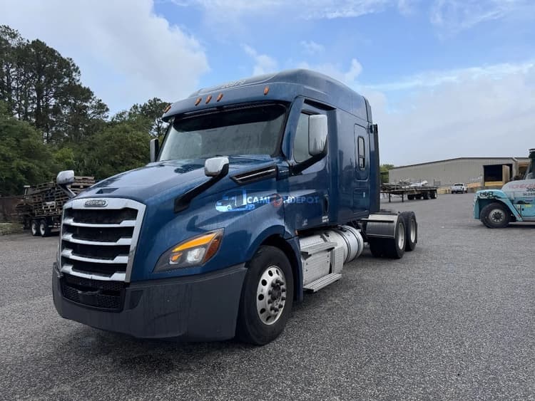 2020 Freightliner CASCADIA 126 Sleeper Trucks