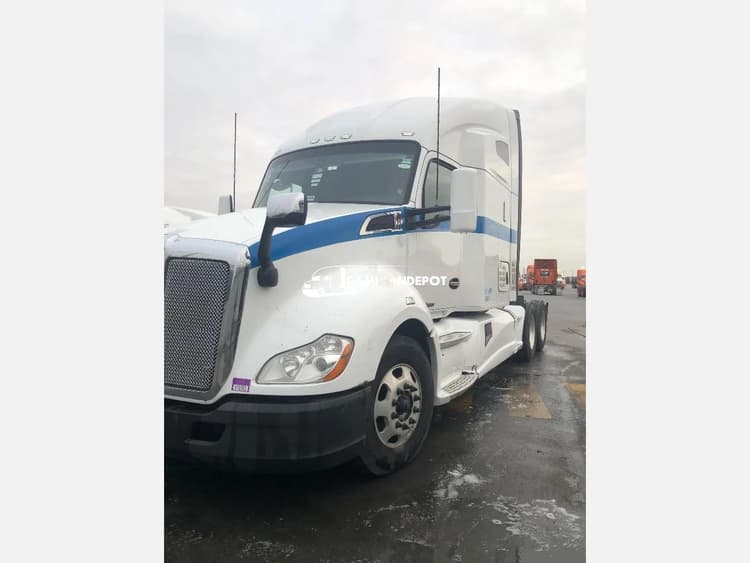 2020 Kenworth T680 Sleeper Trucks