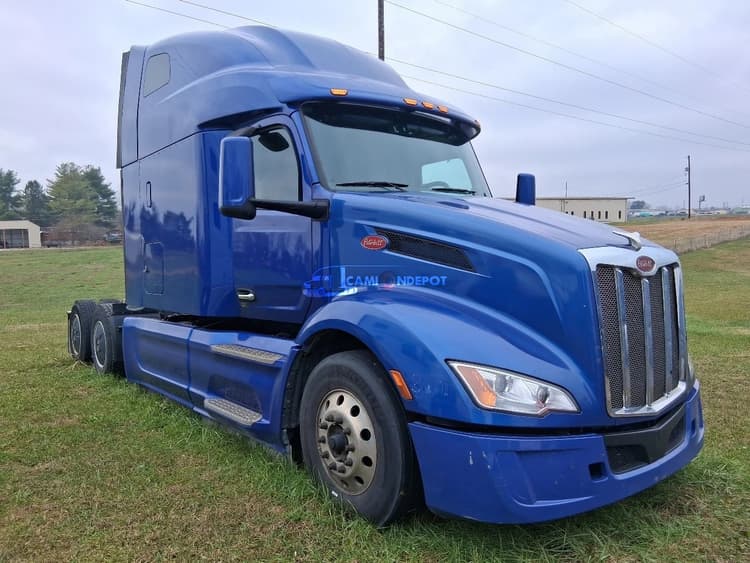 2023 Peterbilt 579 Sleeper Trucks