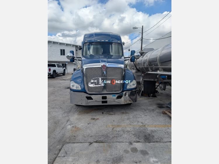 2016 Kenworth T680 Sleeper Trucks