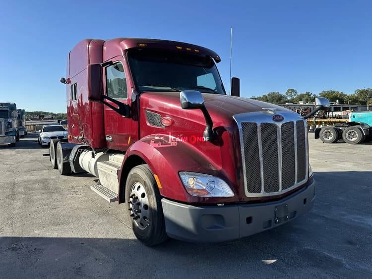 2016 Peterbilt 579 Sleeper Trucks