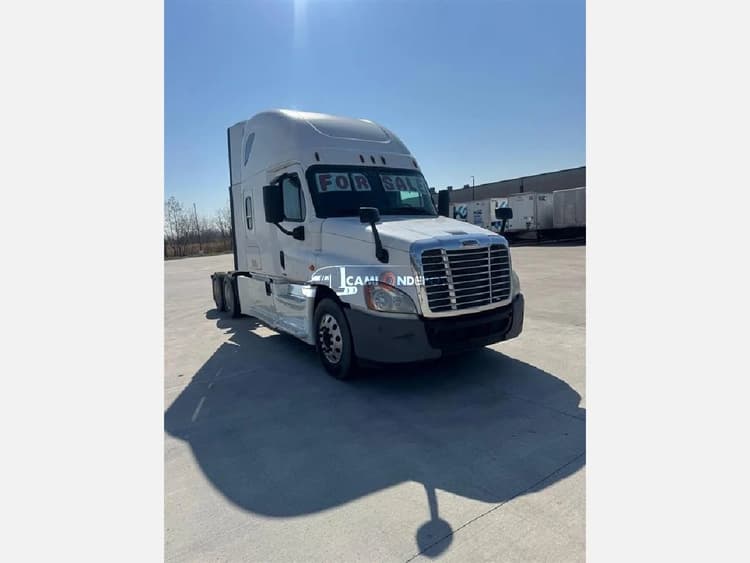 2015 Freightliner CASCADIA 125 Sleeper Trucks