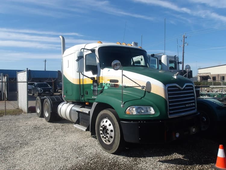 2013 Mack CXU613 Sleeper Trucks
