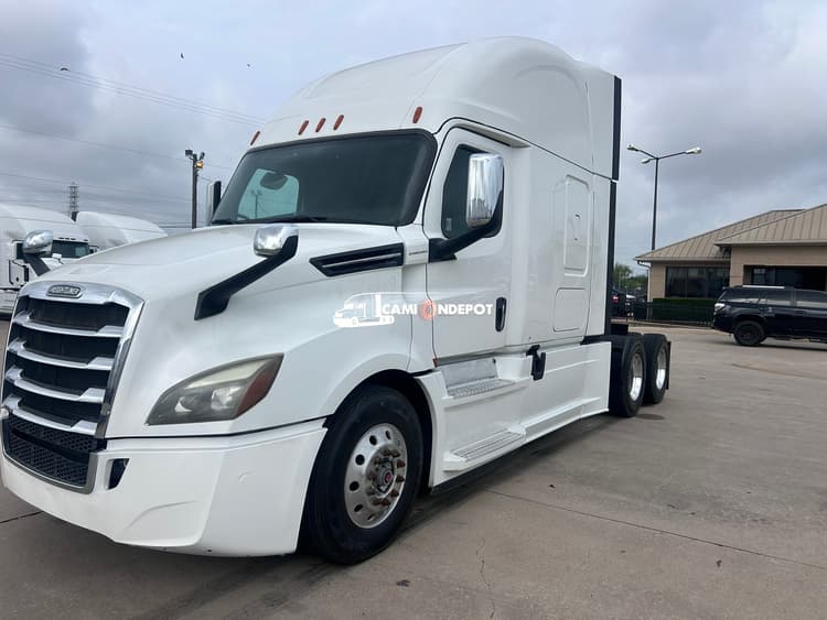 2020 Freightliner Cascadia Sleeper Trucks