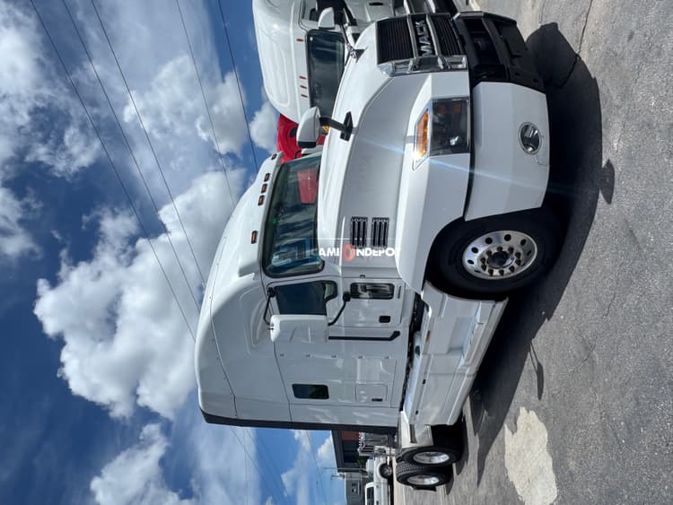 2023 Mack AN64T Sleeper Trucks