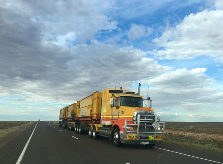 2017 Volvo  VNL64T630 Sleeper Trucks