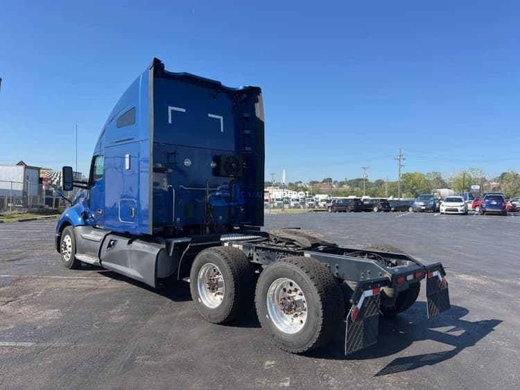 2021 KENWORTH T680 Sleeper Trucks