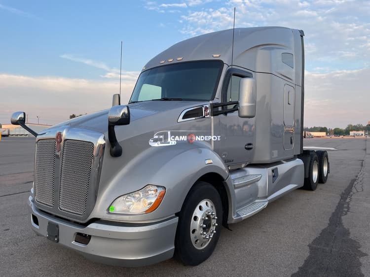2020 KENWORTH T680 Sleeper Trucks