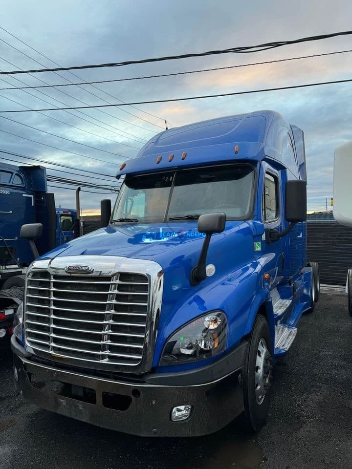 2018 FREIGHTLINER cascadia evolution Sleeper Trucks