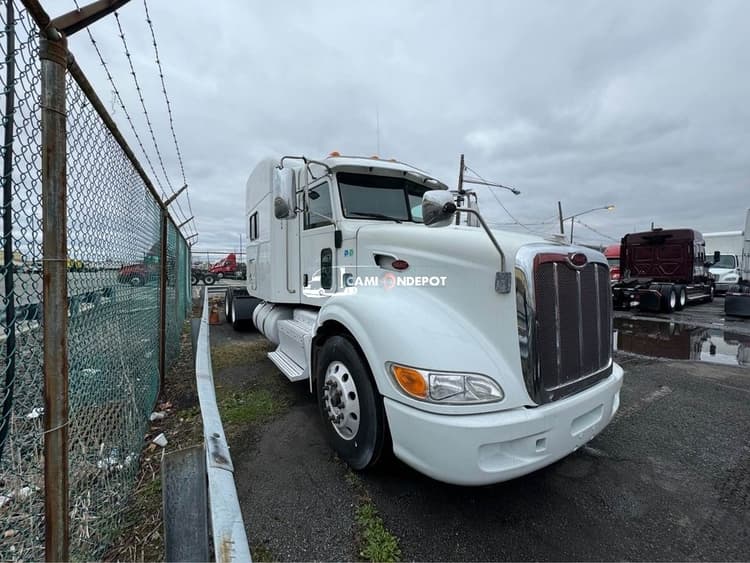 2012 PETERBILT 386 Sleeper Trucks