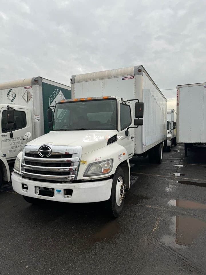 2013 HINO 268 Box Trucks