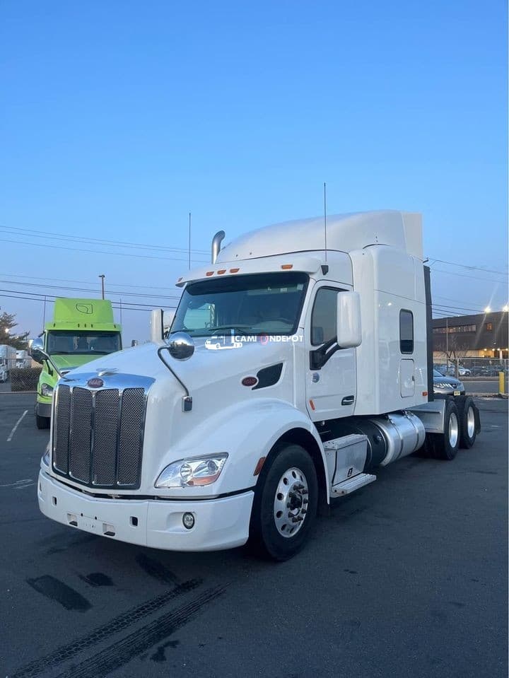 2019 PETERBILT 579 Sleeper Trucks