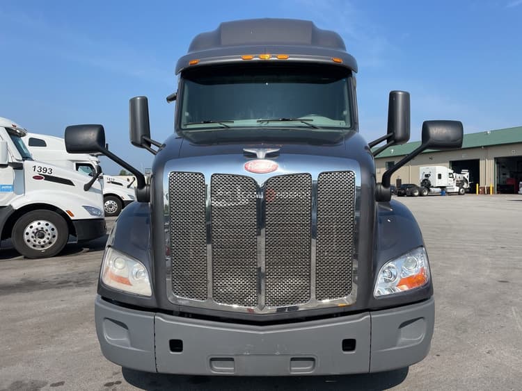 2020 PETERBILT 579 Sleeper Trucks