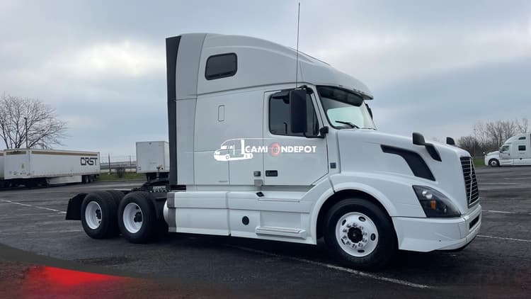 2018 VOLVO VNL 670 Sleeper Trucks