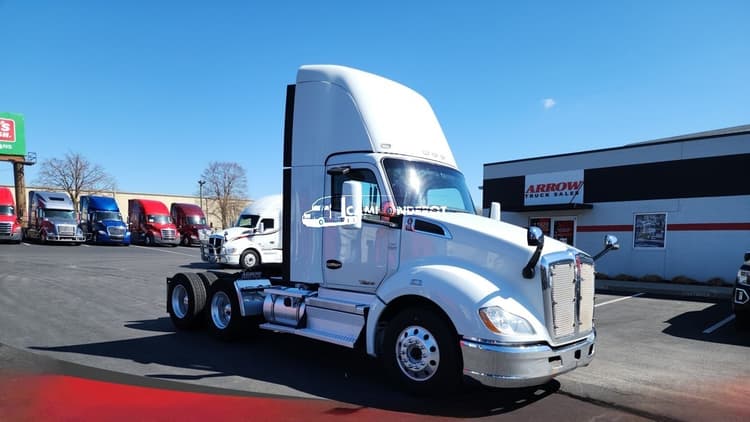 2018 KENWORTH T680 Day Cab Trucks