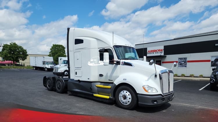 2021 KENWORTH T680 Sleeper Trucks