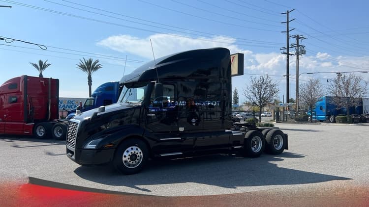 2020 VOLVO VNL 760 Sleeper Trucks