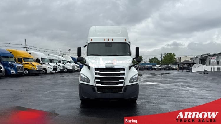 2021 Freightliner Cascadia Sleeper Trucks