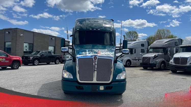 2021 Kenworth T680 Sleeper Trucks