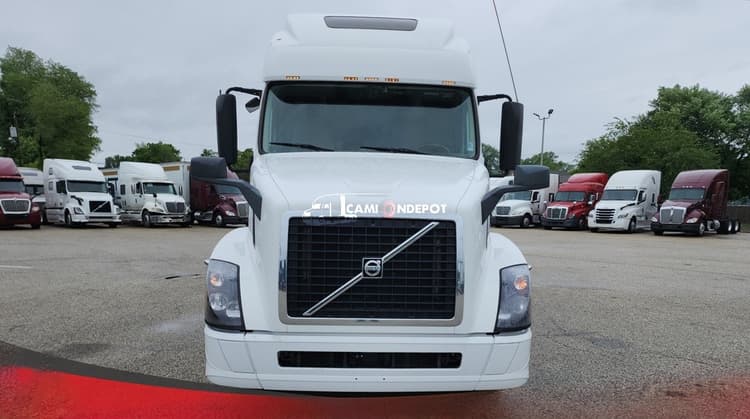 2018 Volvo VNL 670 Sleeper Trucks