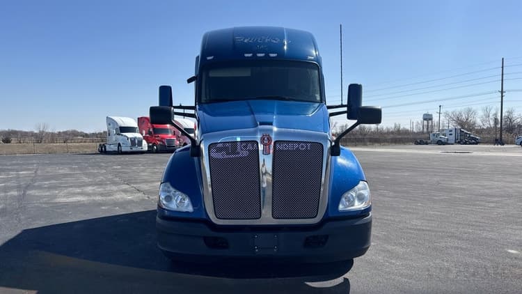 2021 Kenworth T680 Sleeper Trucks