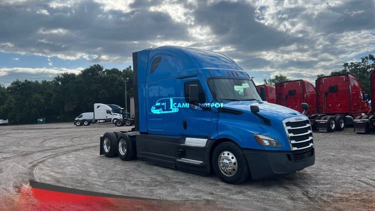 2022 Freightliner Cascadia Sleeper Trucks