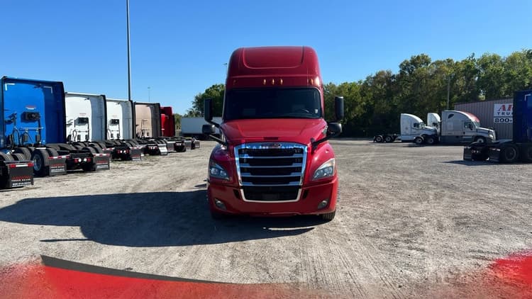 2020 Freightliner Cascadia Sleeper Trucks