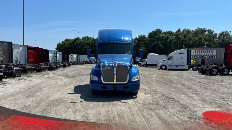 2020 Kenworth T680 Sleeper Trucks