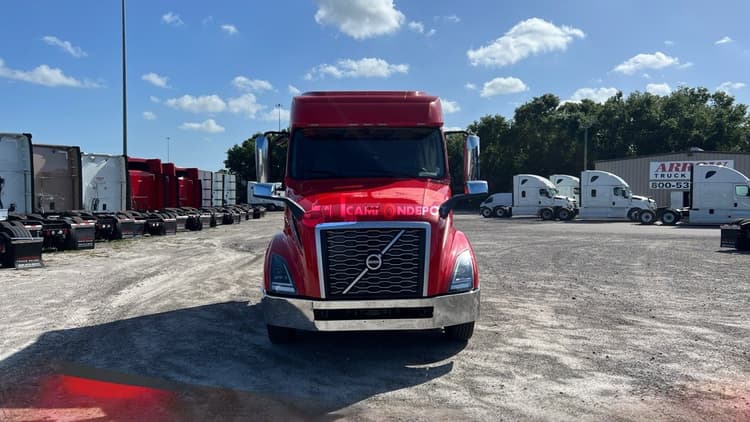 2021 Volvo VNL 740 Sleeper Trucks