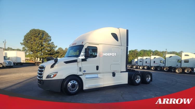 2021 Freightliner Cascadia Sleeper Trucks