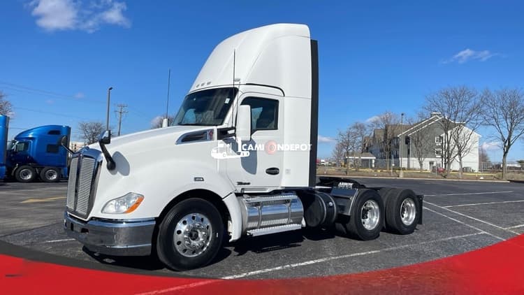 2018 Kenworth T680 Day Cab Trucks