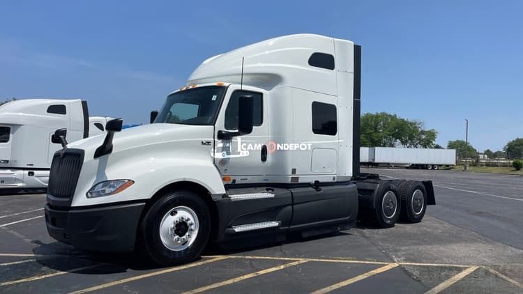 2022 International LT625 Sleeper Trucks