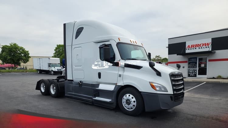 2020 Freightliner Cascadia Sleeper Trucks