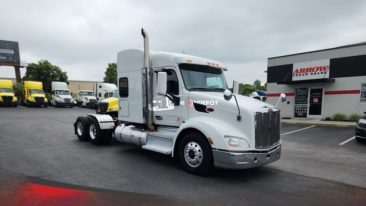 2020 Peterbilt 579 Sleeper Trucks