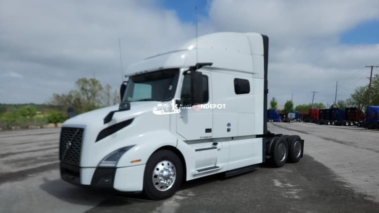 2021 Volvo VNL 740 Sleeper Trucks