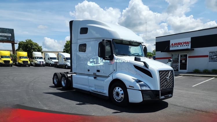 2022 Volvo VNL 760 Sleeper Trucks